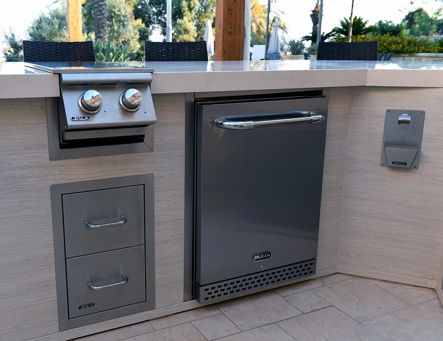 Refrigerator Finishing Frame with Reveal Island View